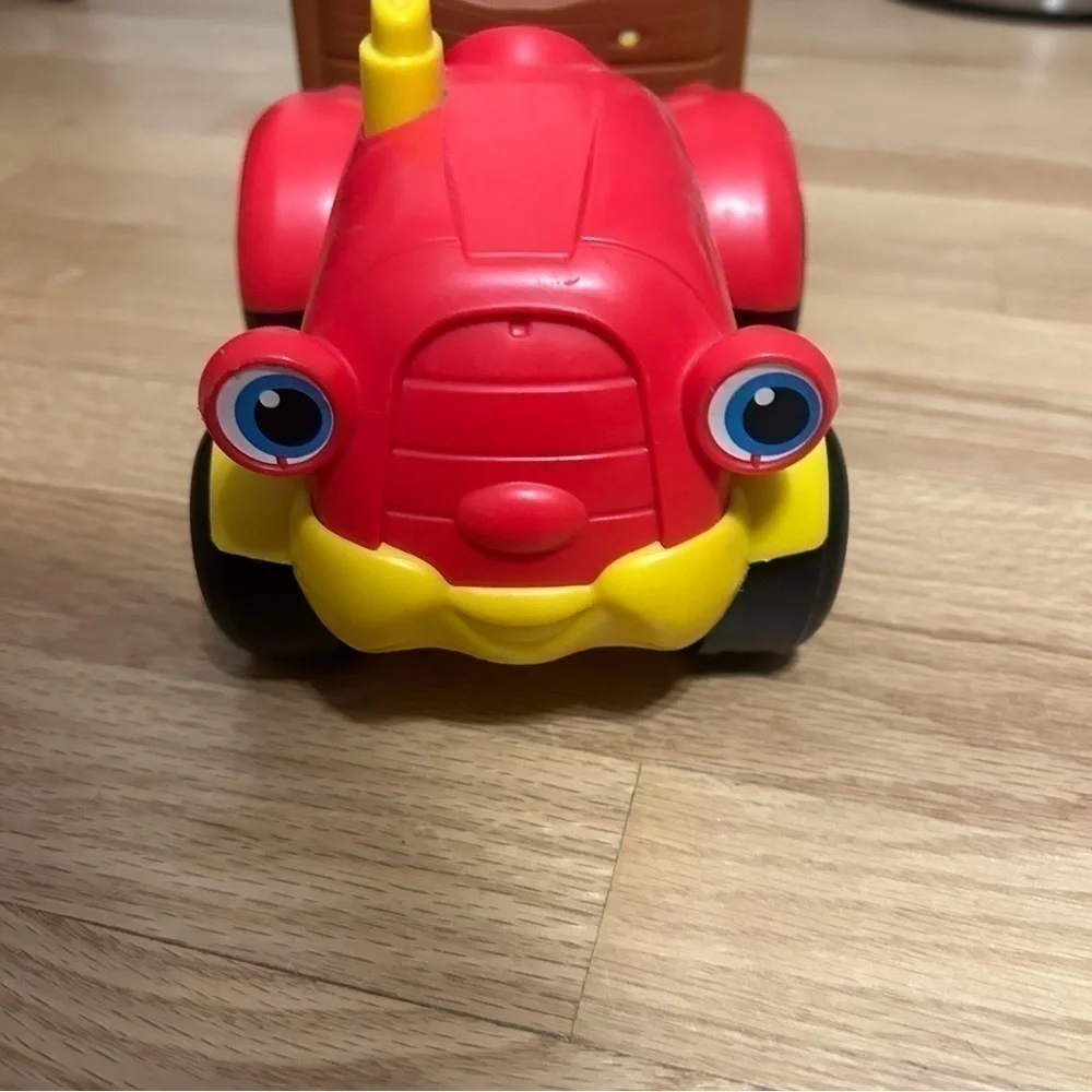 Fisher Price Little People Farm Tractor Tow n Pull Kids Toy Red